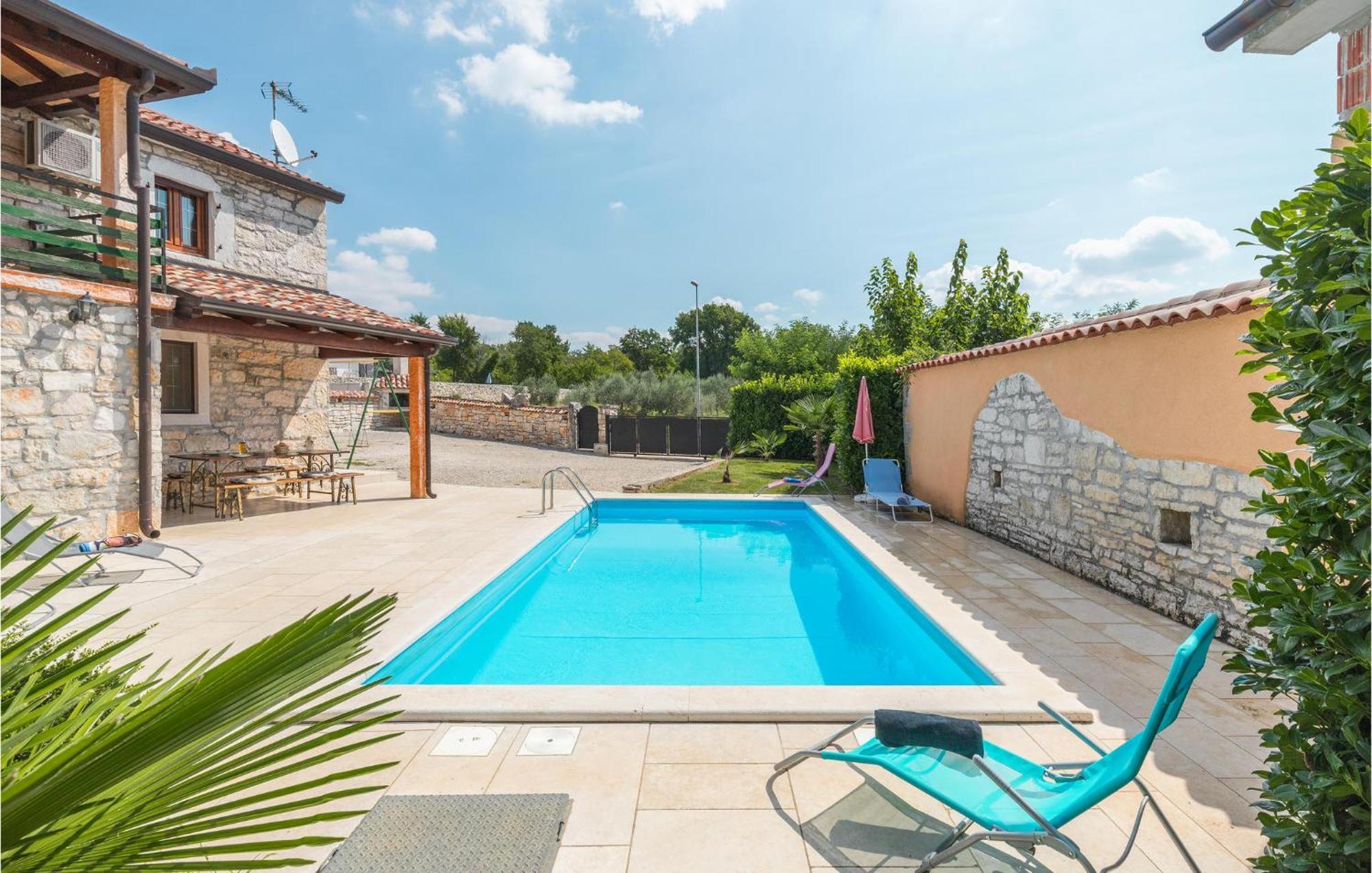 Lovely Home In Visnjan With Outdoor Swimming Pool المظهر الخارجي الصورة