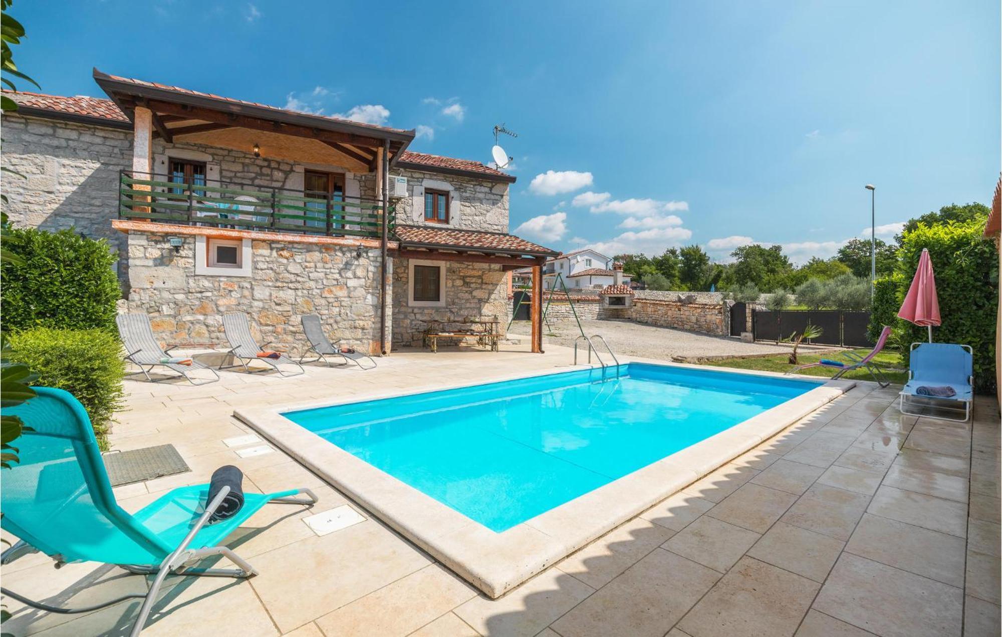 Lovely Home In Visnjan With Outdoor Swimming Pool المظهر الخارجي الصورة